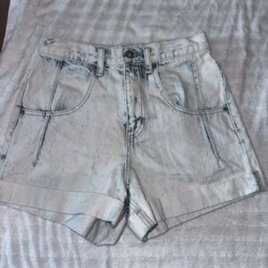 :BDG High Rise Roll Hem Denim Shorts 
Urban Outfitters